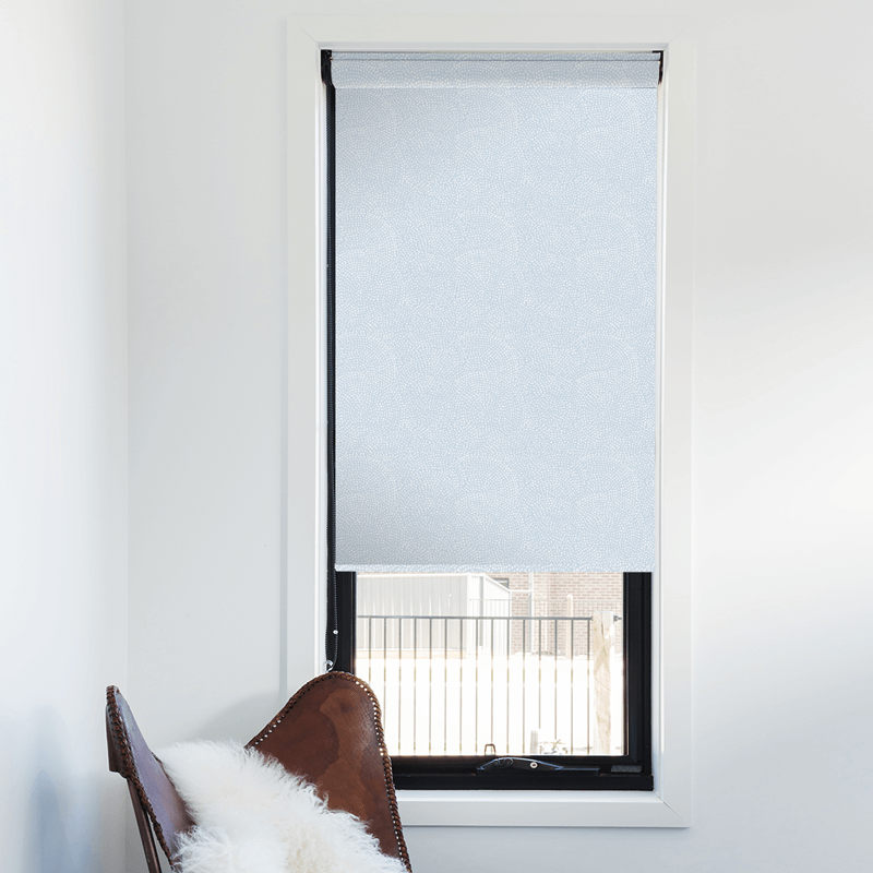caledonia_dots-baby_blue-blind-1