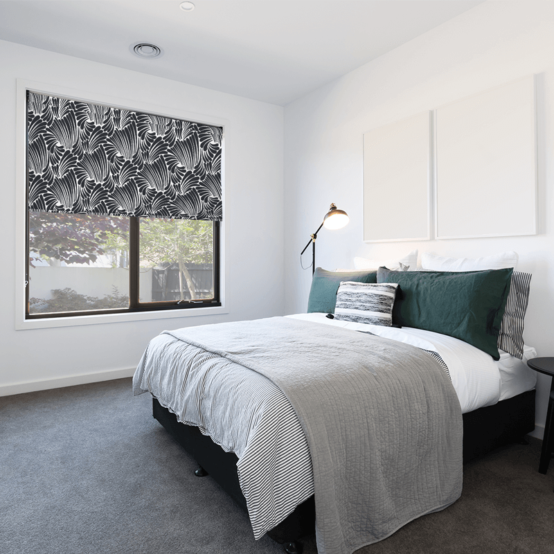 fingers-black-blind-1