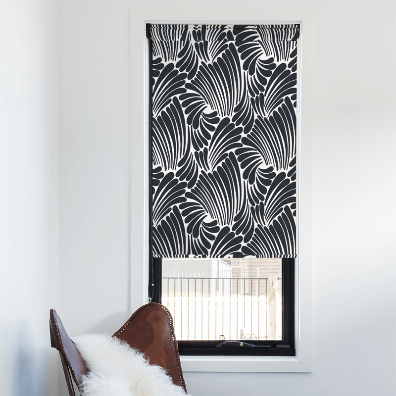 fingers-black-blind-2