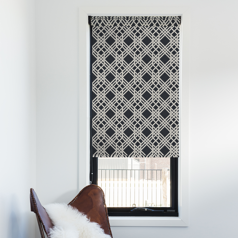 pagoda-black-blind-3